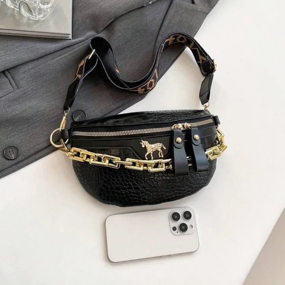 Black Crocodile Pattern Fashion Crossbody Bag with Gold Chain - Picture 4 of 5